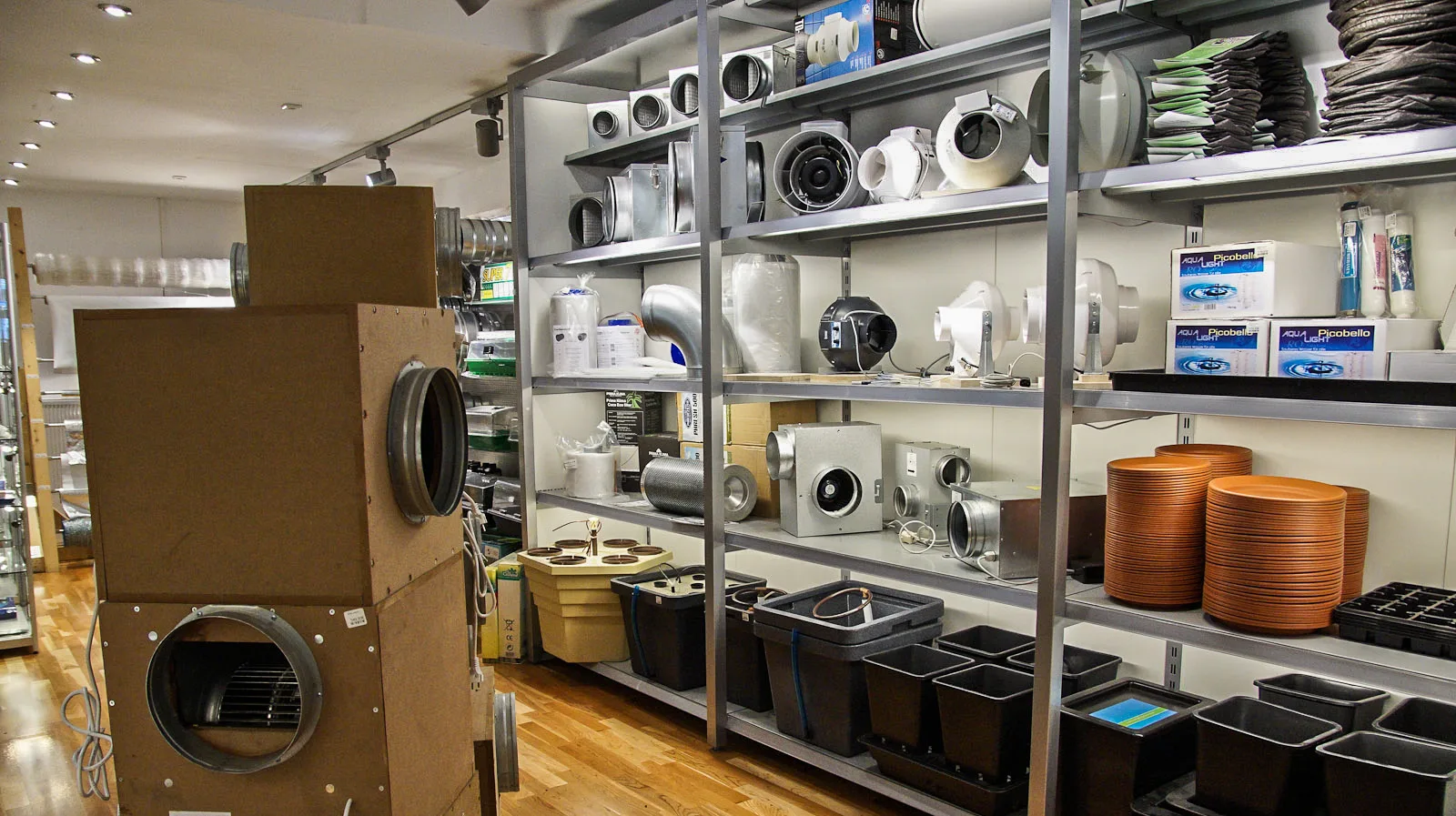 Eine große Auswahl an Lüftern verschiedenster Gattungen für ein ideales Indoor Grow Klima